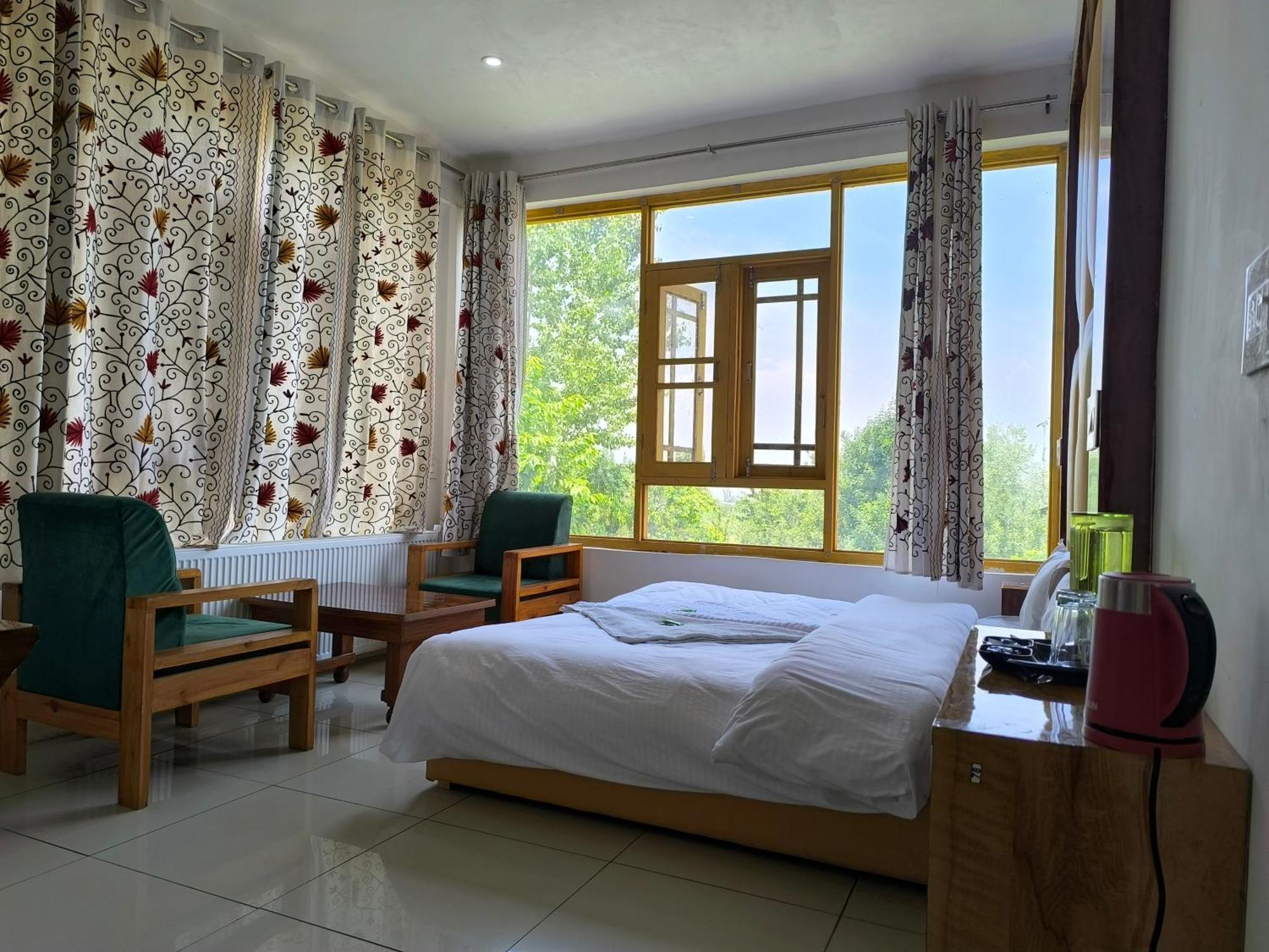 Gulmarg Gs Residency Hotel エクステリア 写真
