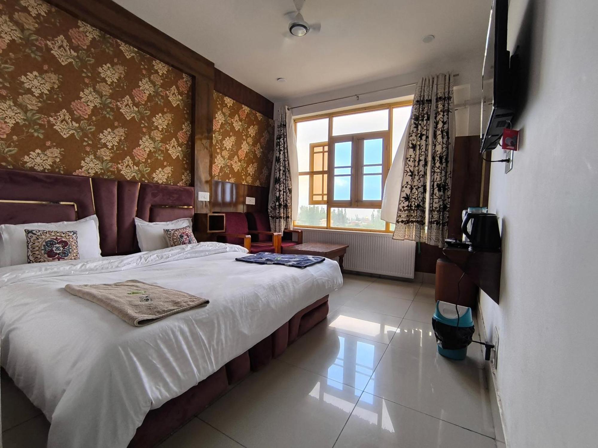 Gulmarg Gs Residency Hotel エクステリア 写真